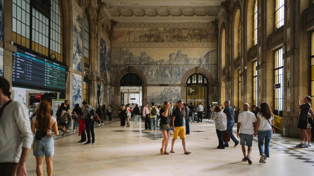 Porto Sao Bento Train station