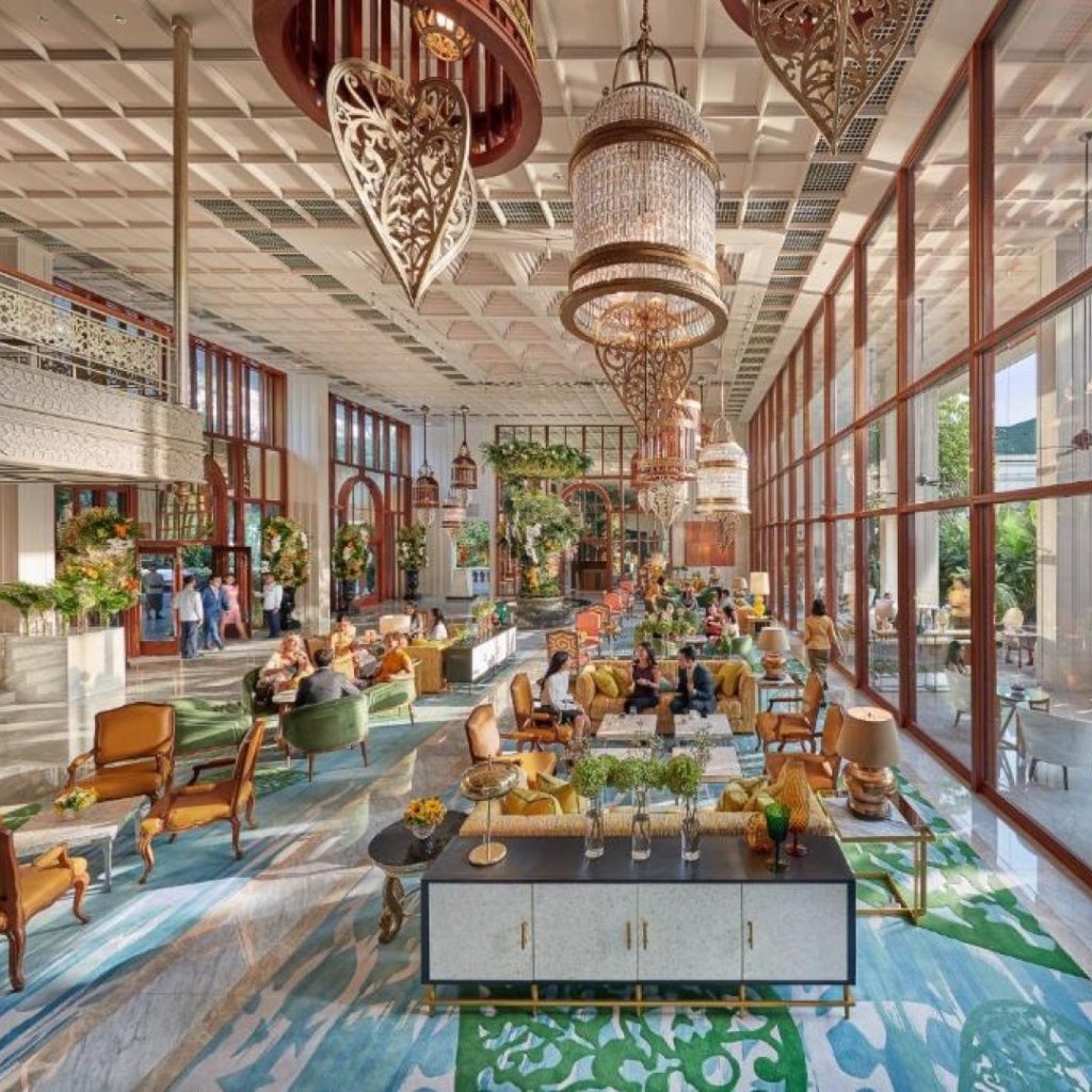 Authors' Lounge at Mandarin Oriental Bangkok — afternoon tea solo dining space