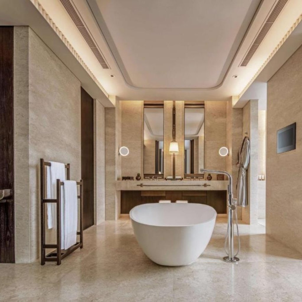 Waldorf Astoria Bangkok interior bathroom